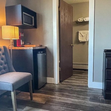7 Day'S Hotel Lamont Esterno foto
