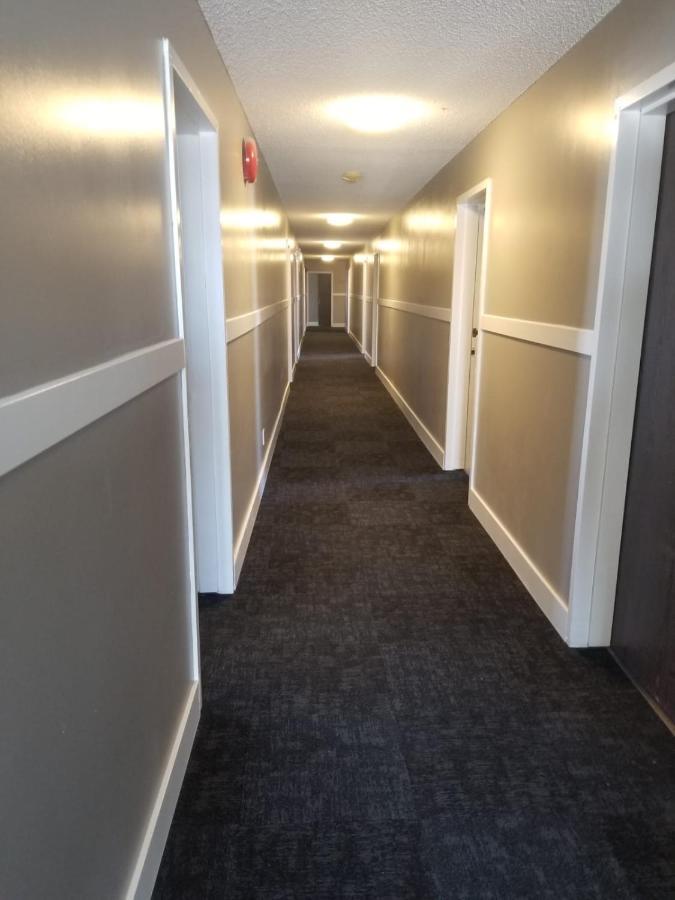 7 Day'S Hotel Lamont Esterno foto