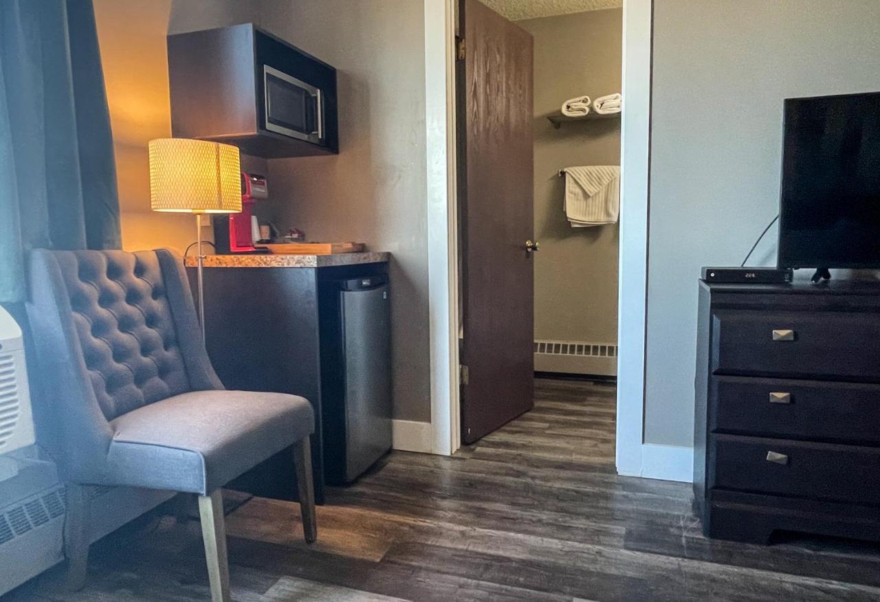 7 Day'S Hotel Lamont Esterno foto
